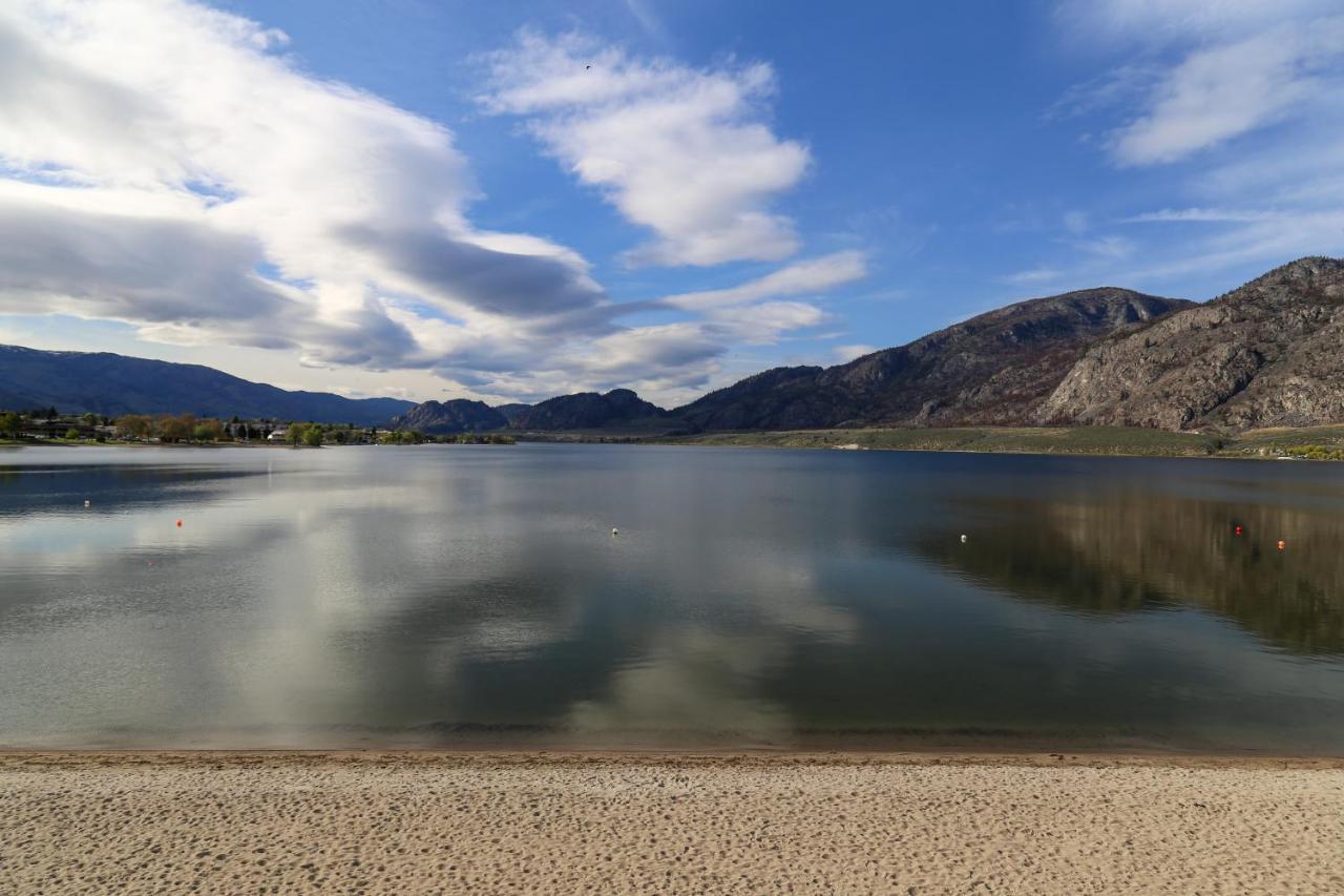 Richter Pass Beach Resort Osoyoos Exterior photo